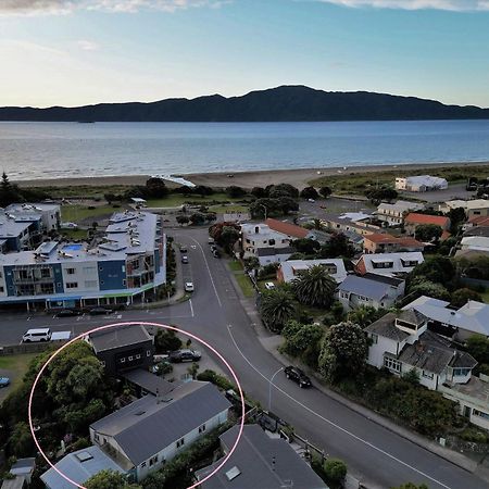 Top Floor Bed And Breakfast Paraparaumu Eksteriør bilde