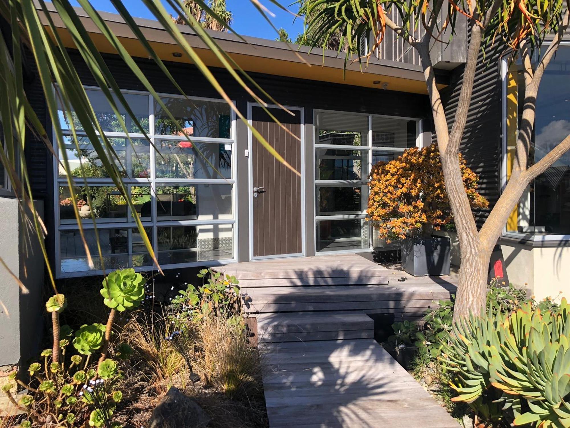 Top Floor Bed And Breakfast Paraparaumu Eksteriør bilde