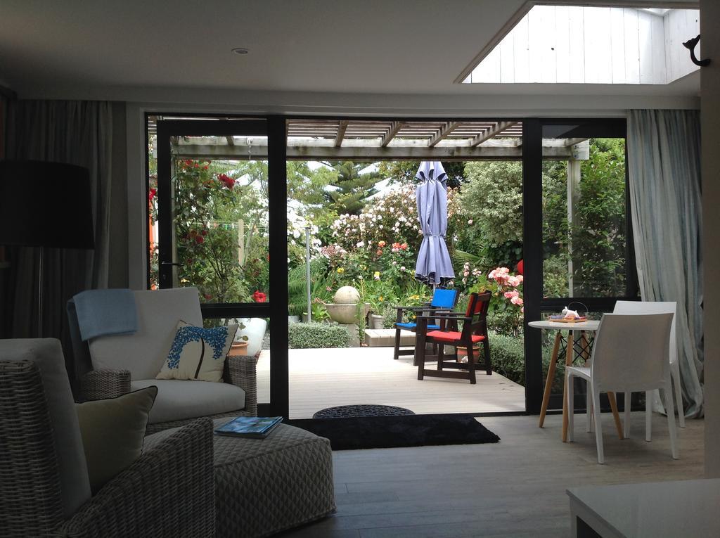 Top Floor Bed And Breakfast Paraparaumu Eksteriør bilde